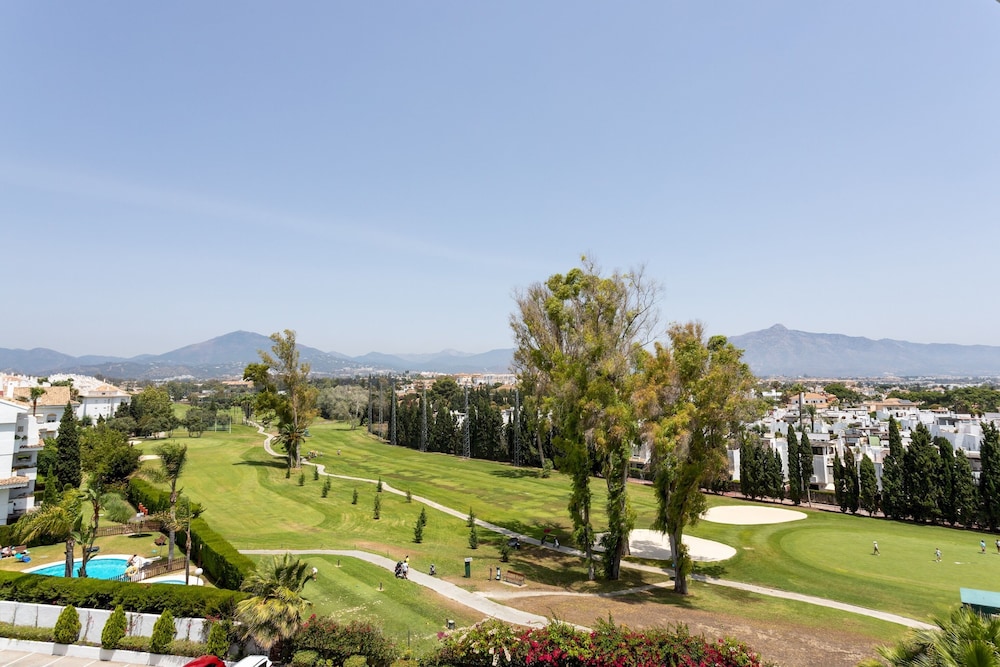 3BD Exclusive Apartment in Guadalmina Beach, Parque del sol view 4