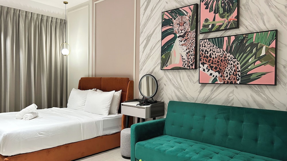 The Paxtonz by Manhattan Group