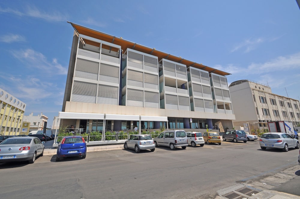 Suite Le Vele Sea View Sleeps 4 and Wifi