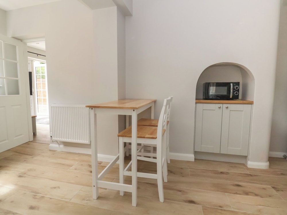 2 Golf Links Cottages