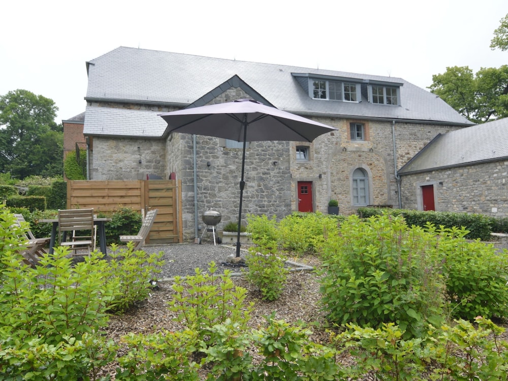 Gite With Swimming Pool Situated in Wonderful Castle Grounds in Gesves
