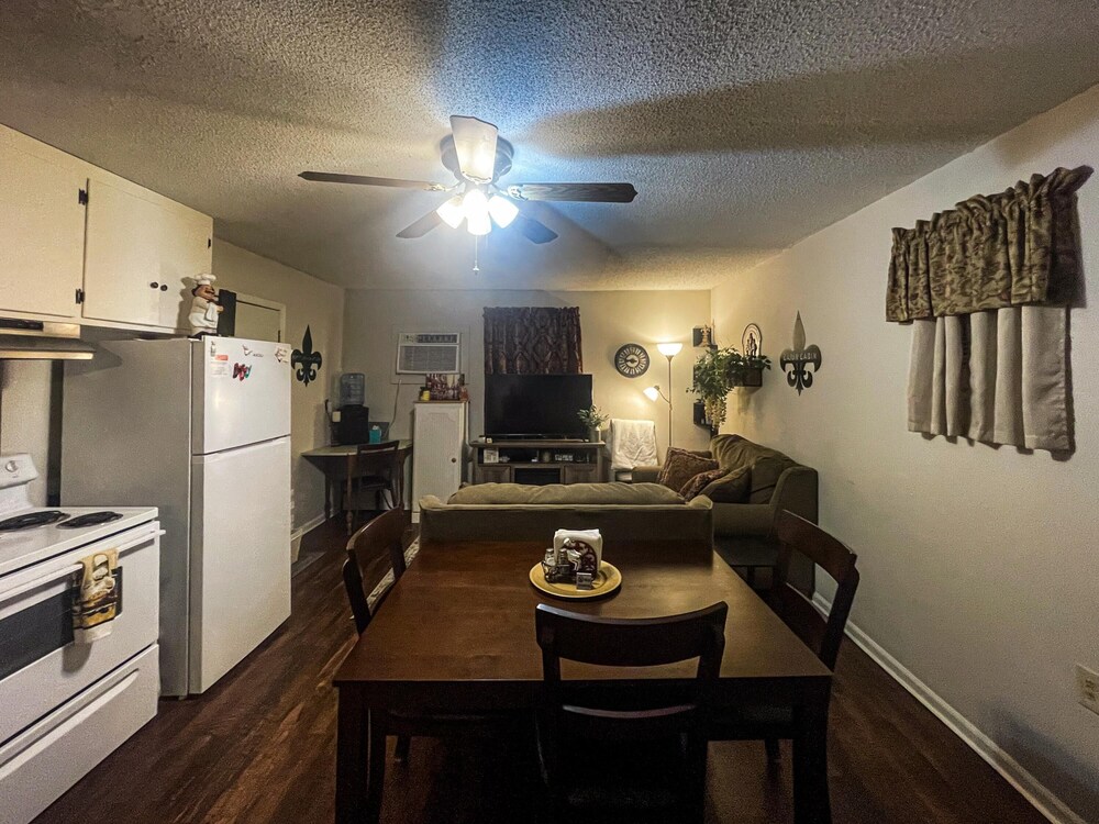 Cozy Cajun Cabin Quiet Retreat on the Bayou 1B 1B