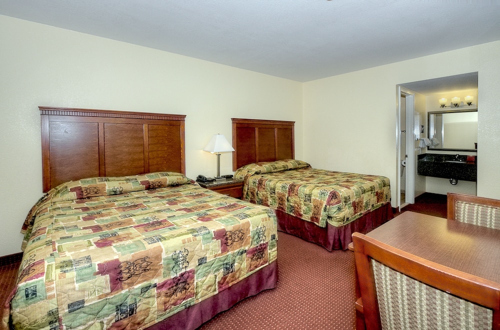 Relax Inn And Suites - Property Image 12