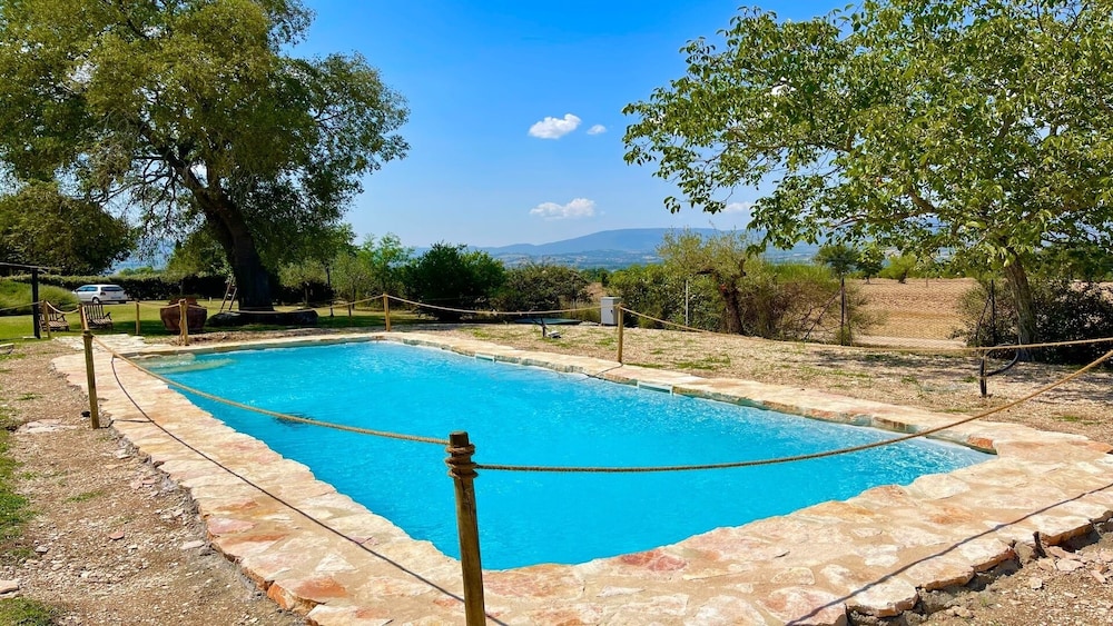 Open Pool Villa in Italy - Spoleto Umbria - Property Image 15