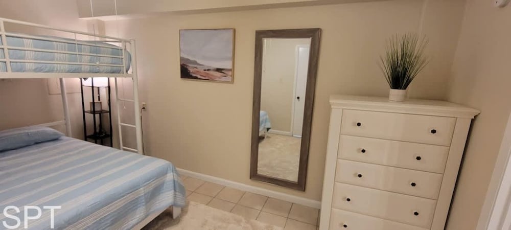 Large 3 Bedr Bay Views Pool Great Deck 3 Bedroom Condo