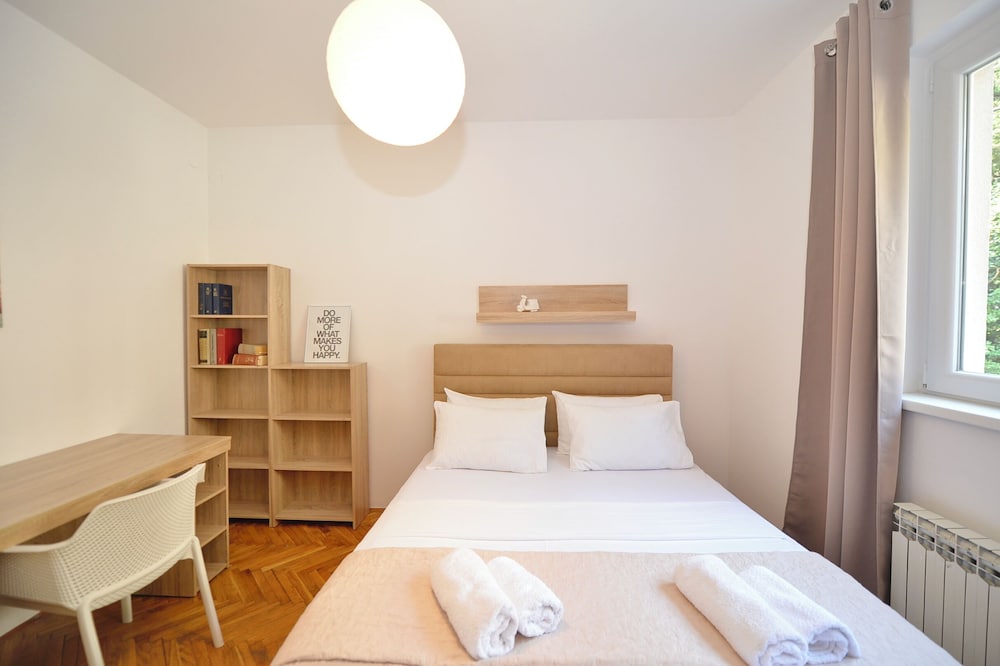 HOUSE 44 Apartments