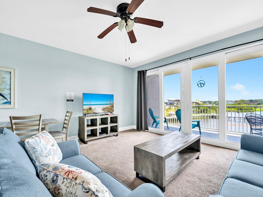 Laketown Wharf 331