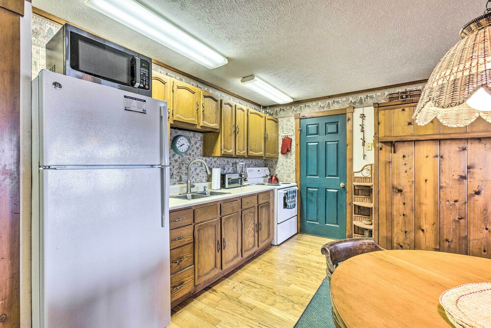 Lakefront Glen Arbor Condo w/ Boat Dock Access! view 2