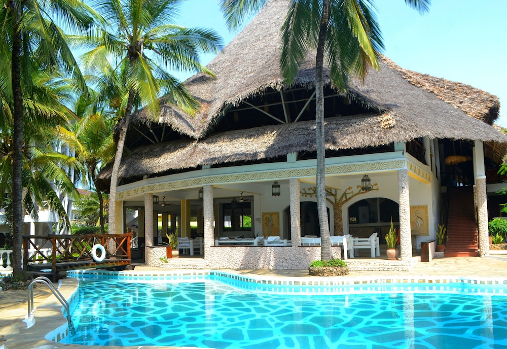 Aquarius Club International Resort