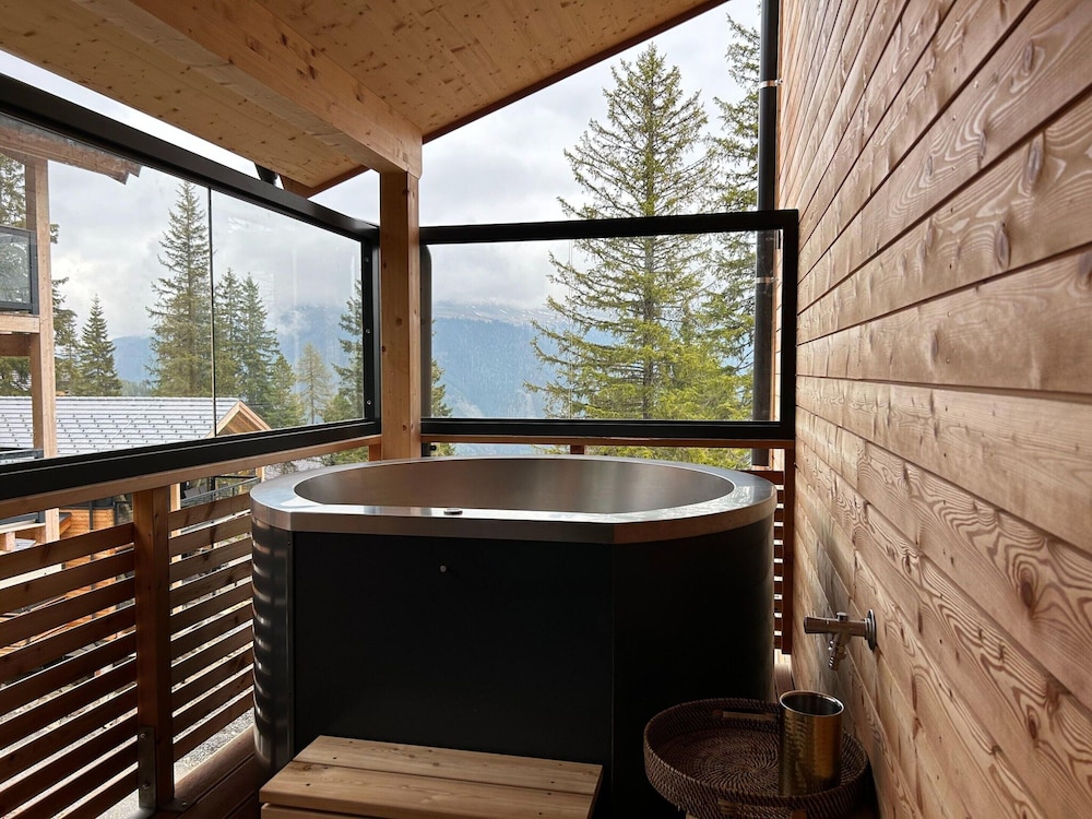 Beautiful Chalet With Balcony