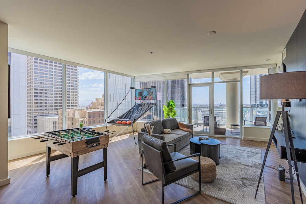 ROVE LIVING/KL - 44 Monroe