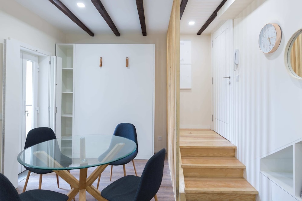 Modern Victoria Park Apartment