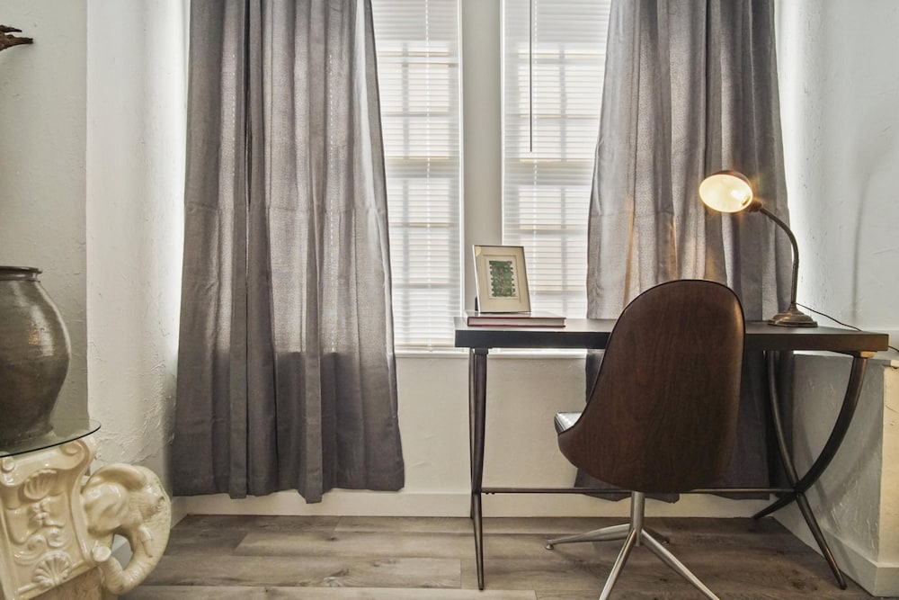 Oklahoma City Vacations - 3-story 6-bedroom 4 Bathrooms 3min-asian Dist - Property Image 67