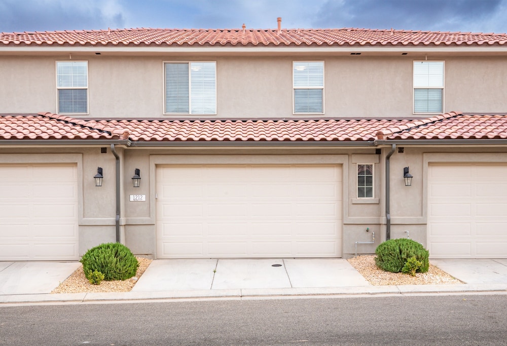 Zi-on The Prize 3 Bedroom Townhouse