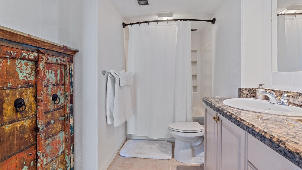 Imperial Sunsets On Siesta 2 Bedroom Condo by RedAwning view 3