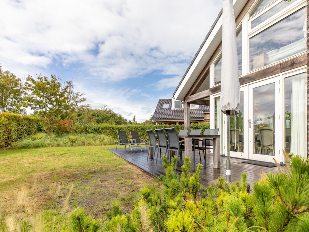 Enjoy Luxury and Comfort in Holiday Villa Kavel 10