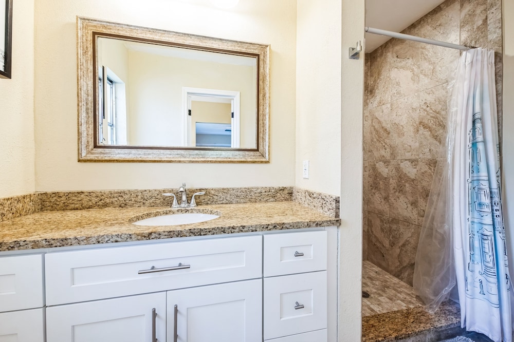 Beautiful Pool Home Near Siesta Key Beach 2 Bedroom Home