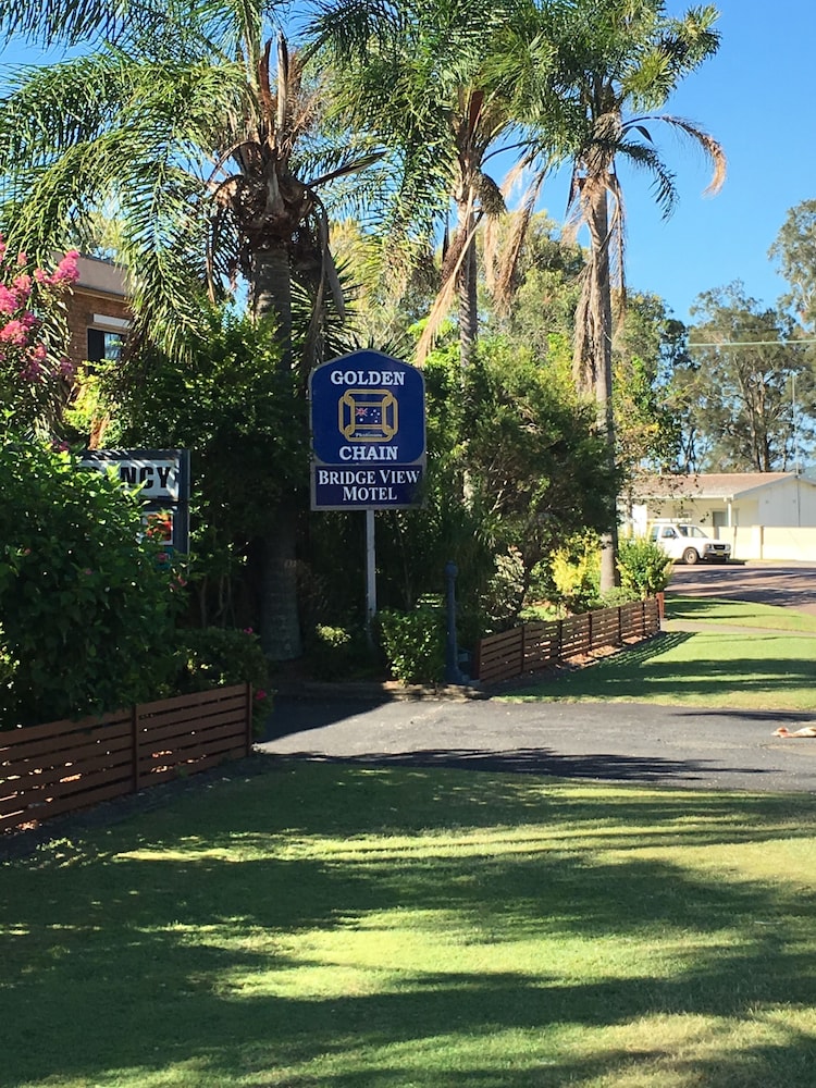 Bridge View Motel