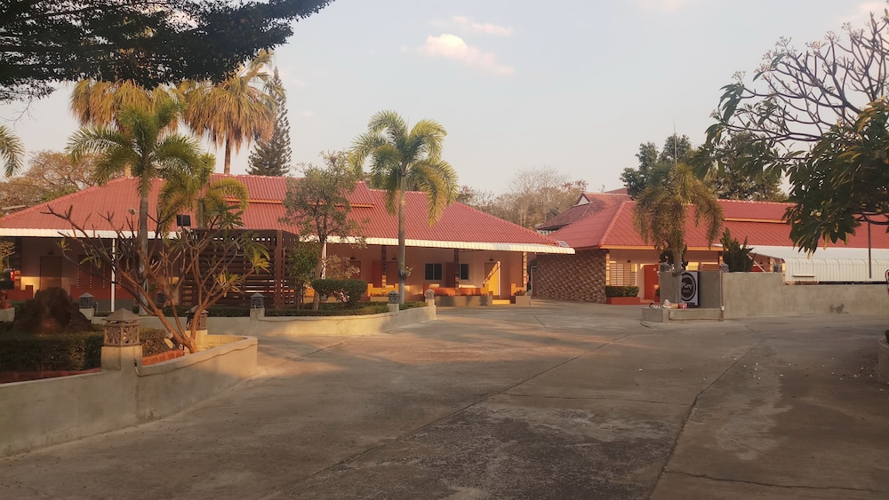 Ploy Resort