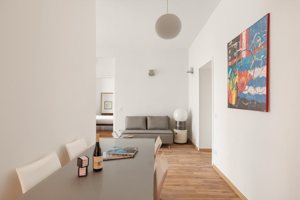 Vatican Beautiful 2BR Apartment With Terrace photo 2