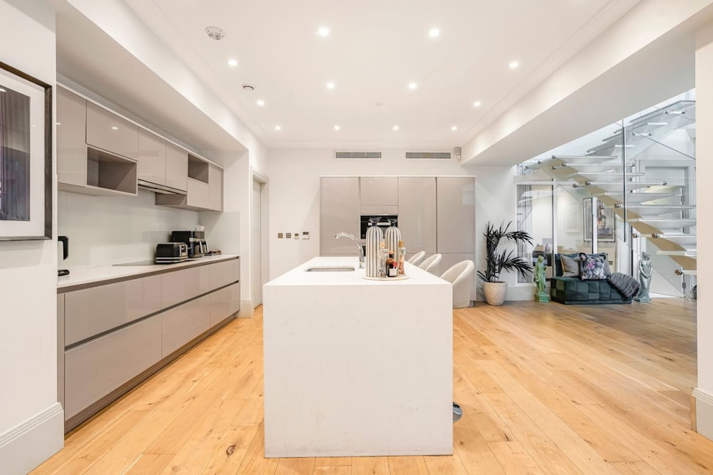 Ultra Luxury Mayfair Home Park Lane Location