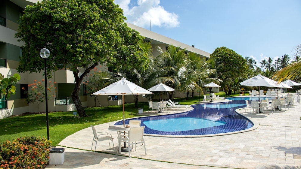 Flats no Carneiros Beach Resort