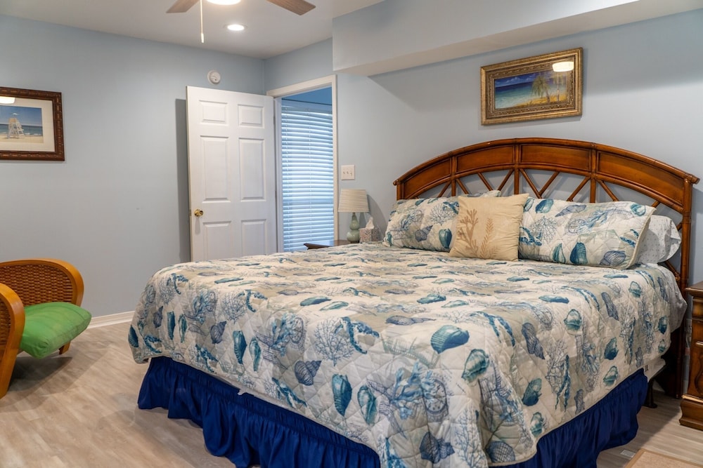 Second Wind - Recently Renovated! Small Private Pool, Game Room, Crows Nest, The Perfect Vacation Spot! 4 Bedroom Home by RedAwning view 3