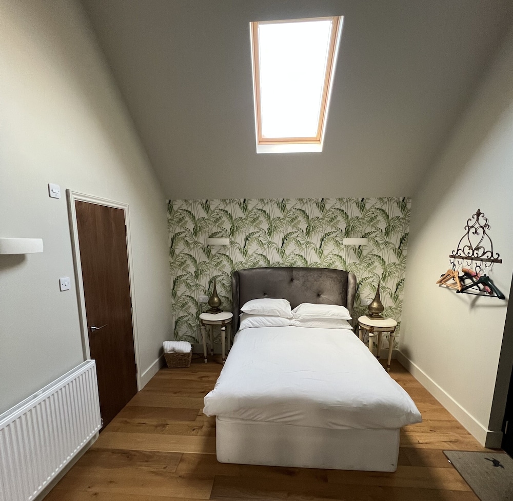 Harlington Manor