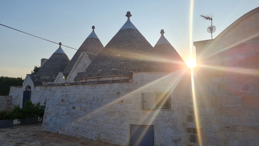 TD Il Faritrullo Trulli in the Itria Valley w Pool