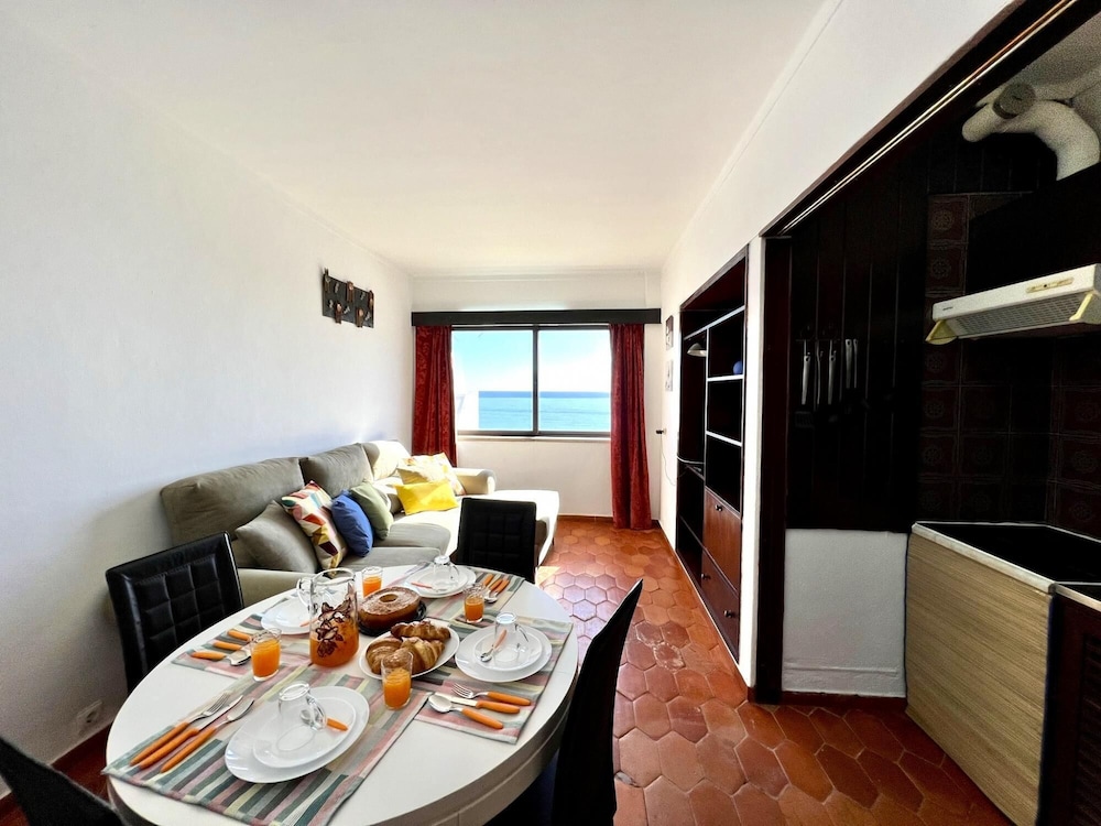 Albufeira Beach Ocean View 4 by Homing photo 4