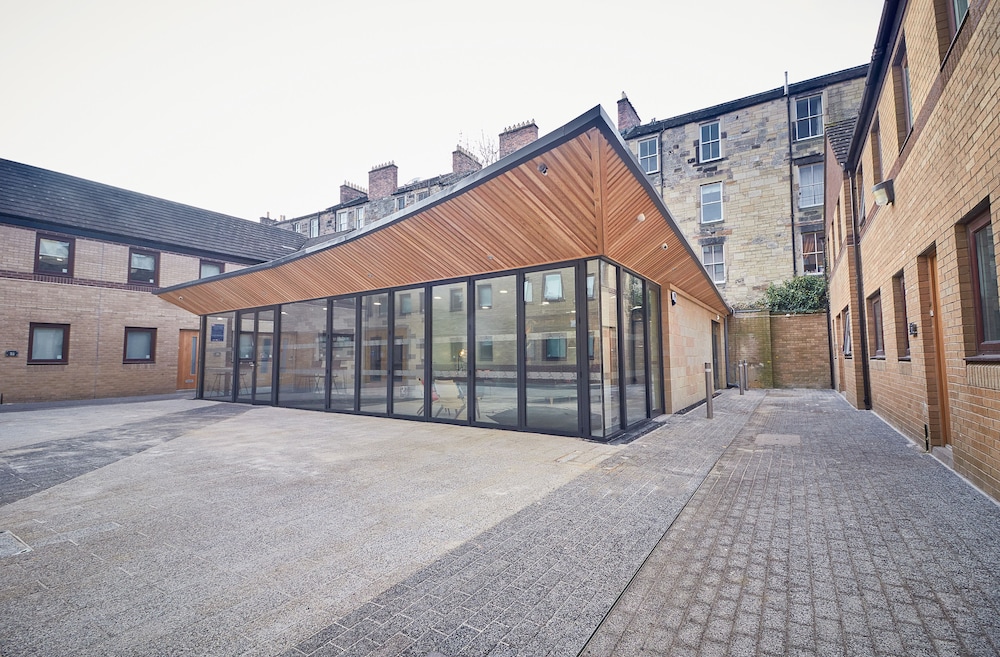 Destiny Student Meadow Court - Campus Accommodation