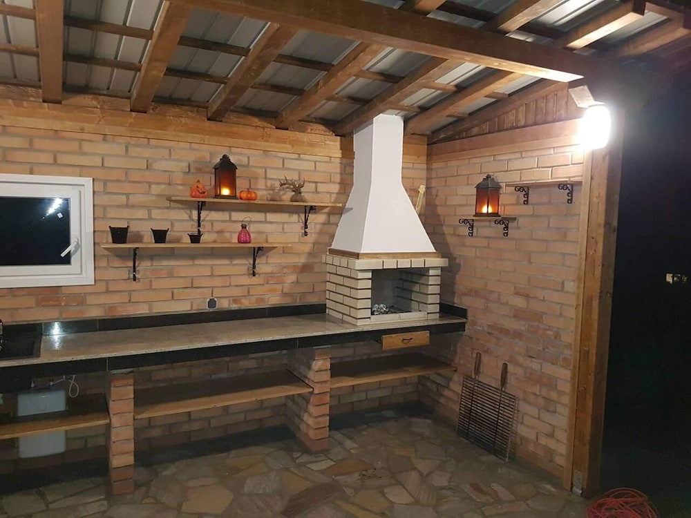 Guest House & Rooms Chris Toros
