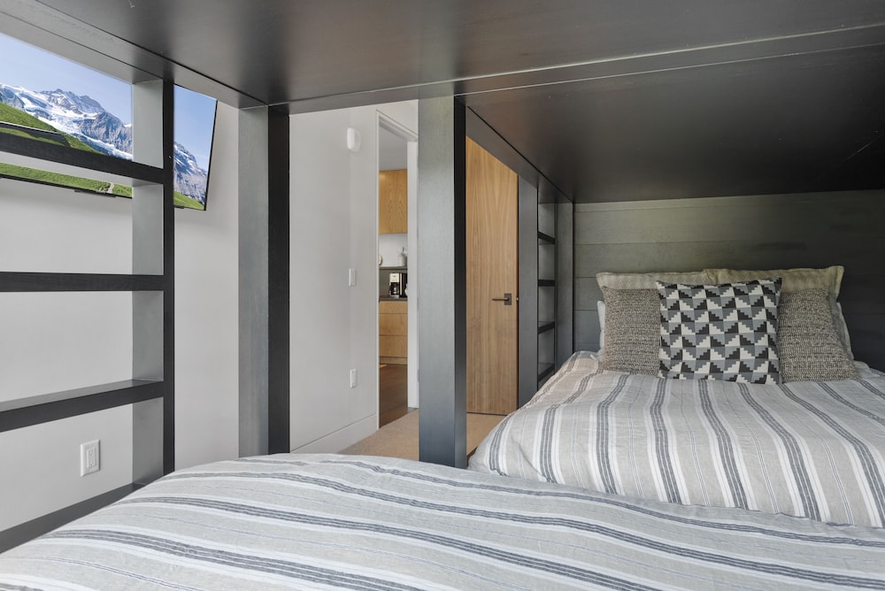 One Empire Pass at Deer Valley Resort - Three Bedroom Residence #402 3 Condo