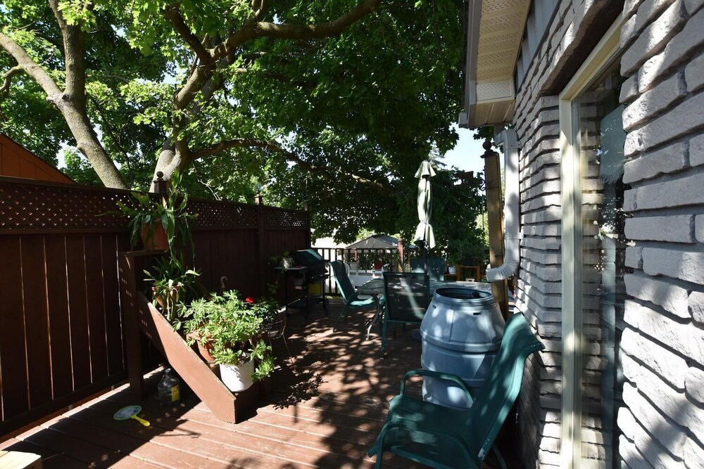 10th Avenue Guest House & Suites