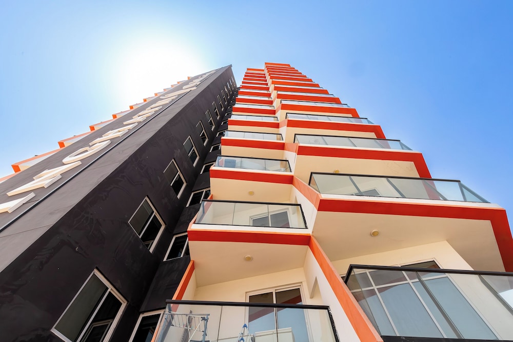 SIMPLY COMFORT Binghatti Gateway Family 2BR with Balcony, Close to Dubai Mall & Burj Khalifa