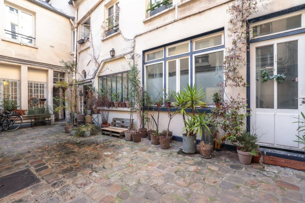 Lavie Maison Parisian Studio