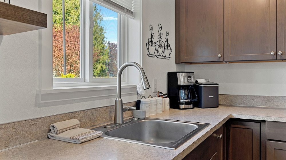 Peaceful 3BR W/ BBQ & Firepit Near Nature Skagit