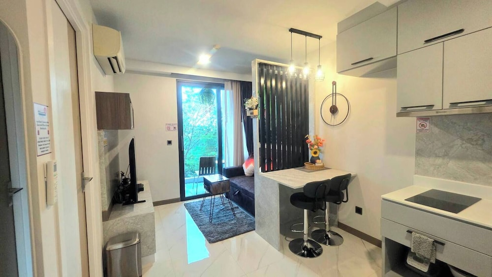 Room-a304 - 1 Bedroom Condo With Sea Vie