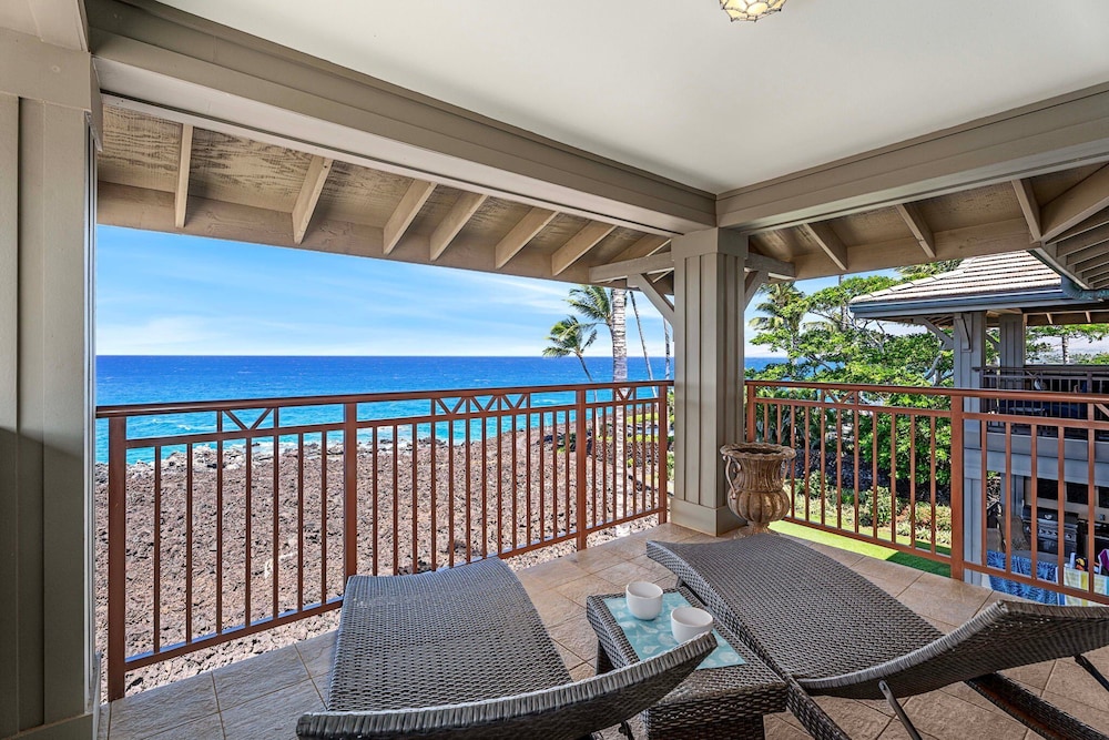 Direct Ocean Front - AC - Concierge Included - Ocean Viewing Lanai & Near Shops! -vrkcv