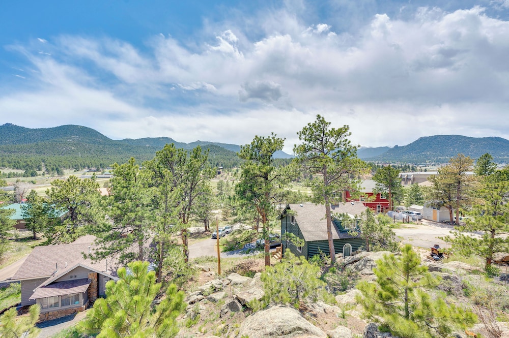 Steps to Estes Lake: Mtn-view Hideaway w/ Hot Tub!