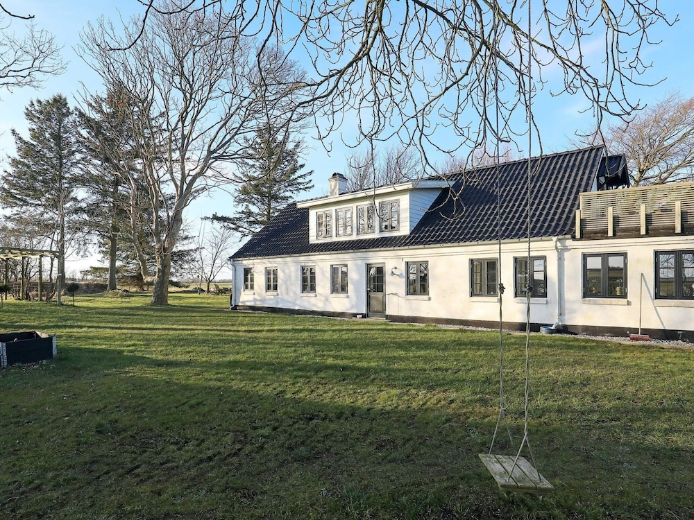 Photo 28