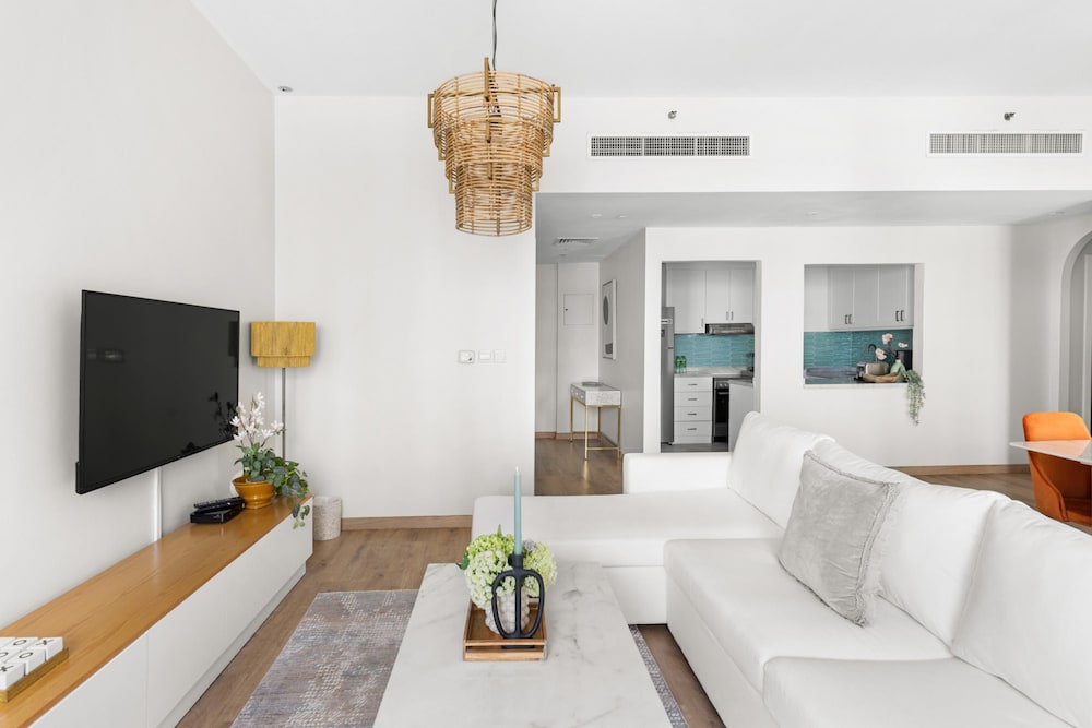 2BR Escape With Panoramic Marina Views in JBR