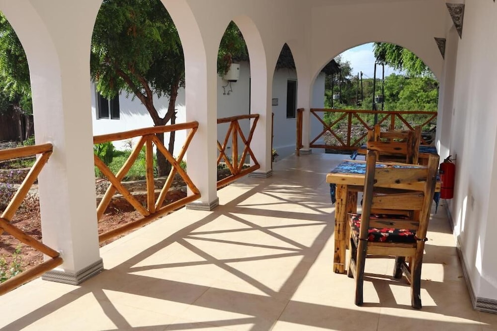 Holiday Time Bungalows Zanzibar