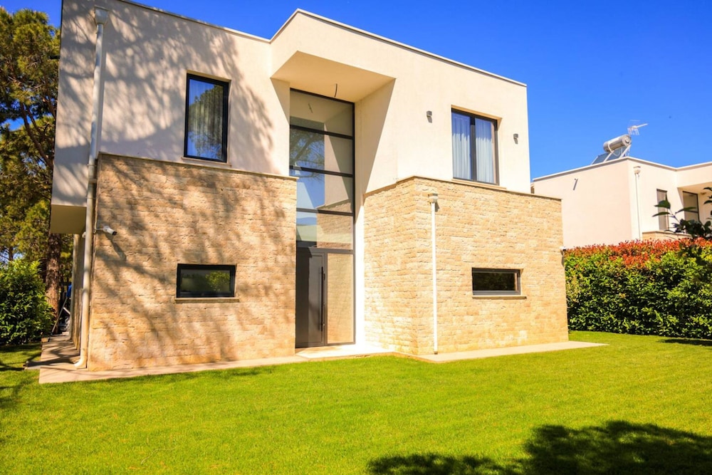 Sanpietro Individual Villa
