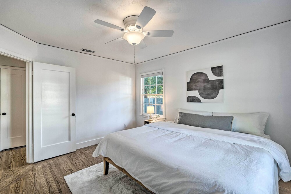 Cozy West Sacramento Getaway w/ Private Yard! view 2