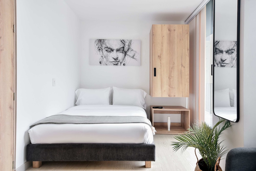 w Enchanting Loft w Balcony in El Nogal