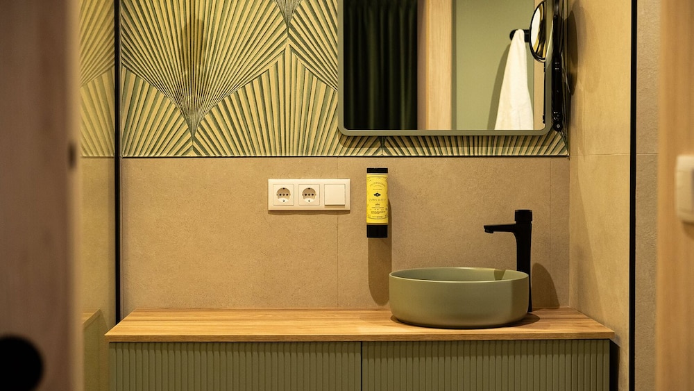 Qazris Suites