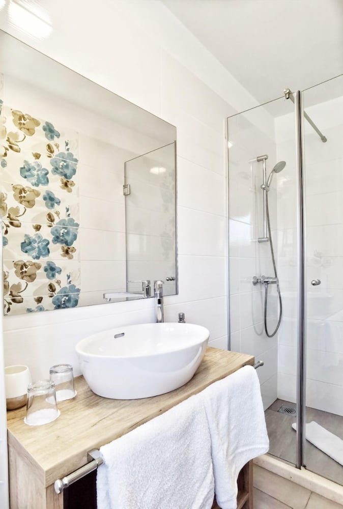 Boutique Rooms - With Pool - 1 - R101