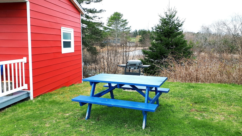 Atlantic View Motel and Cottages