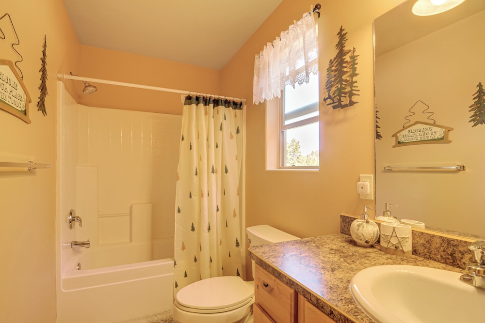 Luxe Cabin Retreat, Near Bryce & Zion Nat'l Parks!